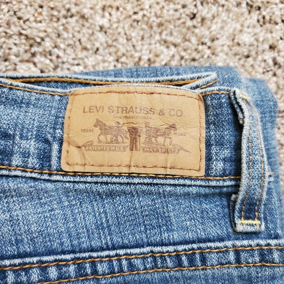 Levi's 515 Bootcut Jeans - Picture 2 of 14